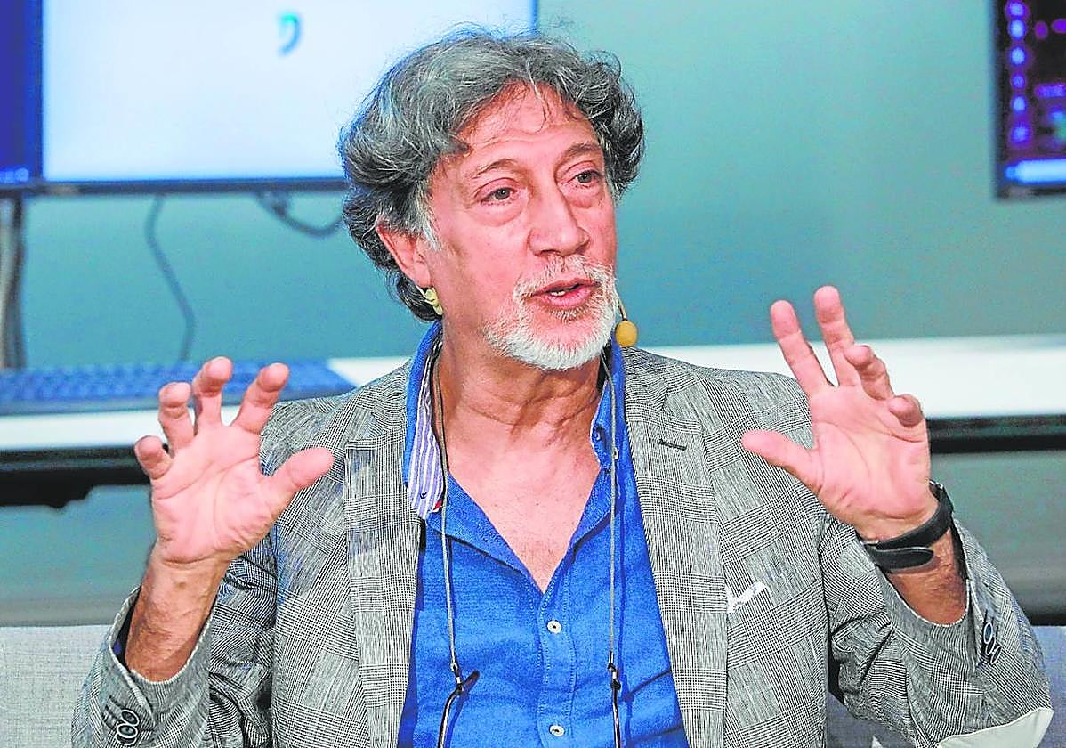 El fisico y meteorólogo jubilado Luis Balairón, durante una conferencia impartida en Valencia recientemente.