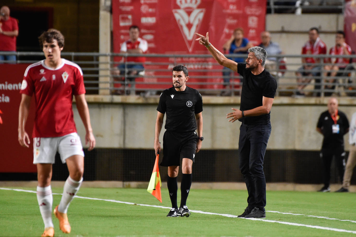 La derrota del Real Murcia frente al Córdoba, en imágenes