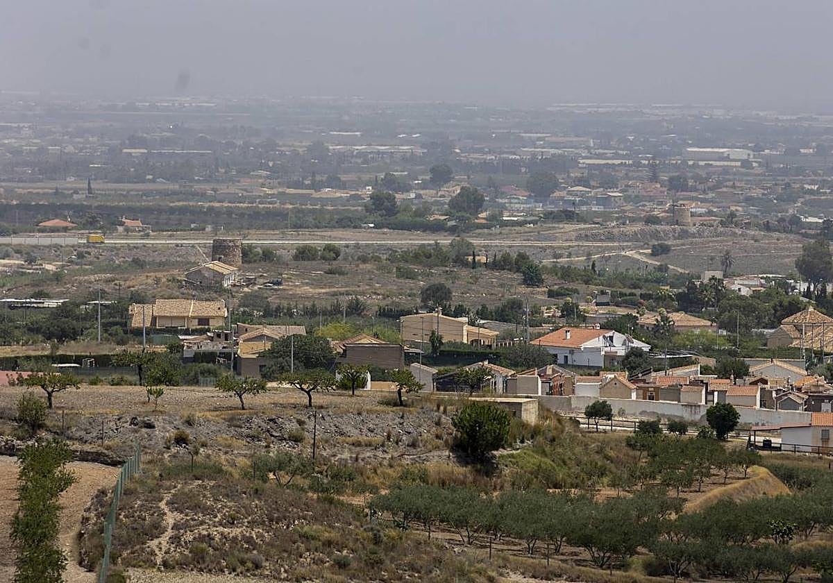 Vista general de la zona oeste del municipio de Cartagena, con las casas de Los Puertos de Santa Bárbara en primer término.