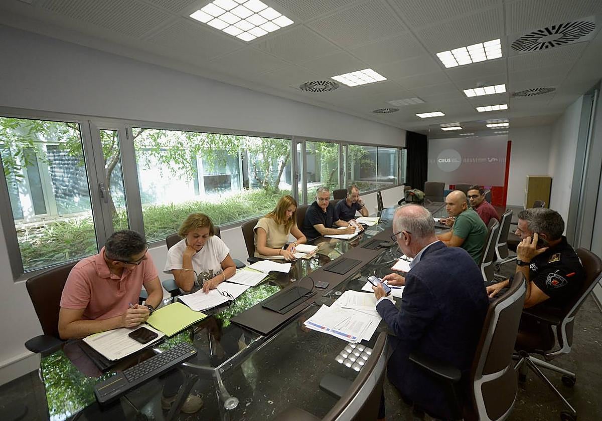 La reunión del operativo responsable de la aplicación del protocolo celebrada este martes.