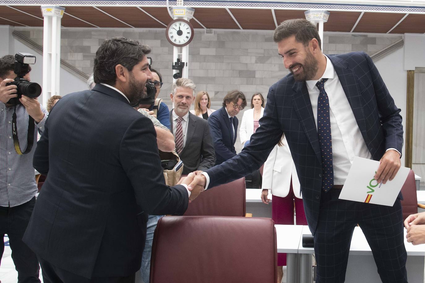 La primera sesión del debate de investidura, en imágenes