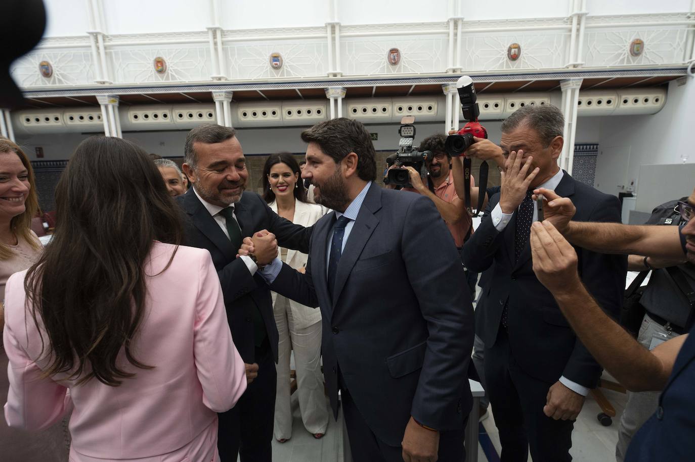 En imágenes: López Miras es elegido presidente del Gobierno regional