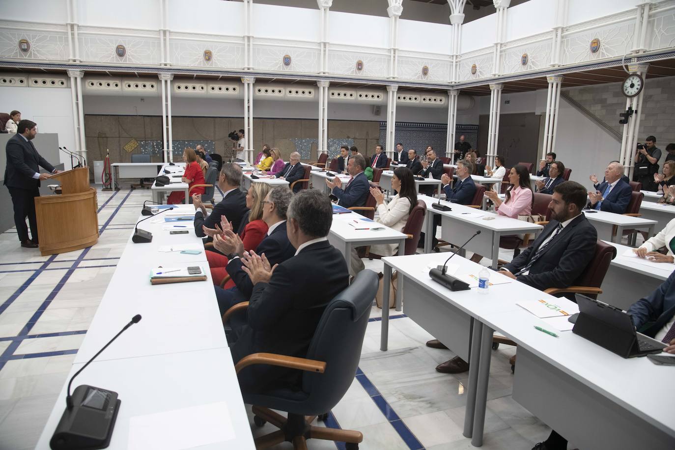 En imágenes: López Miras es elegido presidente del Gobierno regional