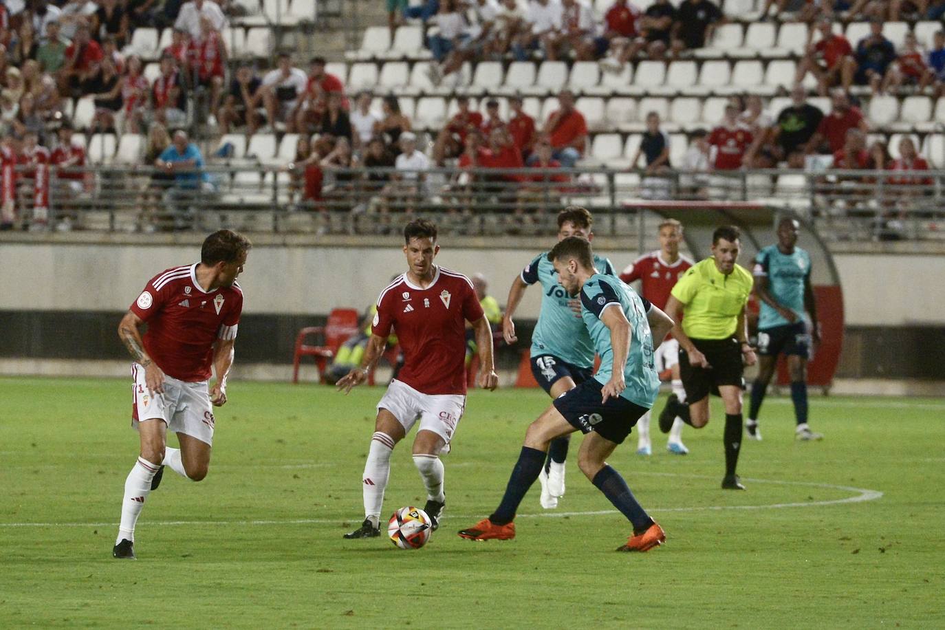 La derrota del Real Murcia frente al Atlético Sanluqueño, en imágenes