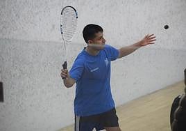 Un participante del II Open Nacional de Squash.