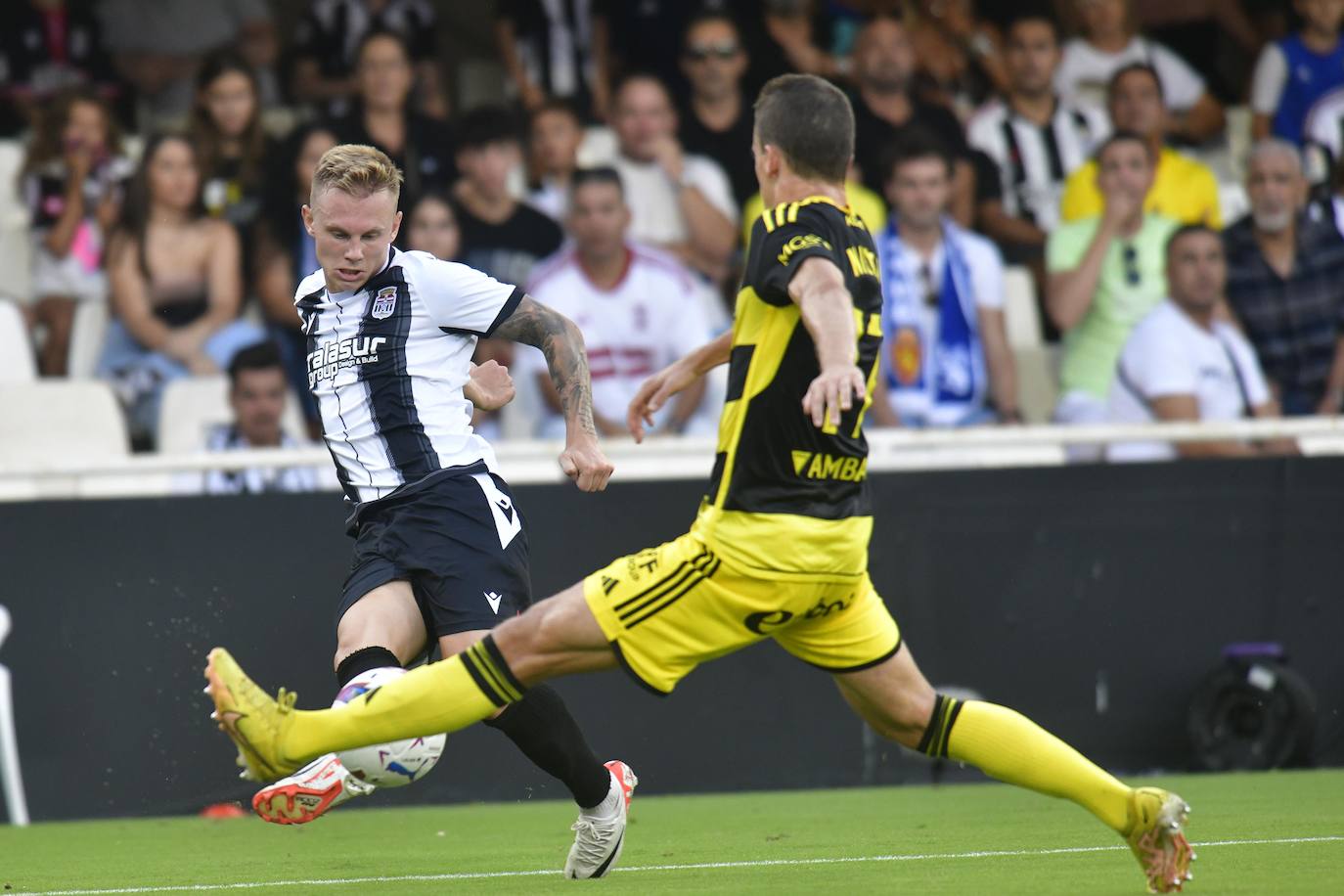 La derrota del Cartagena frente al Real Zaragoza, en imágenes