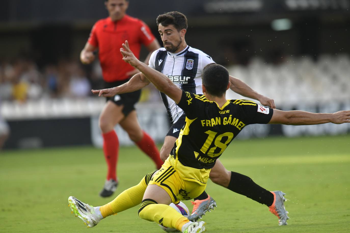La derrota del Cartagena frente al Real Zaragoza, en imágenes
