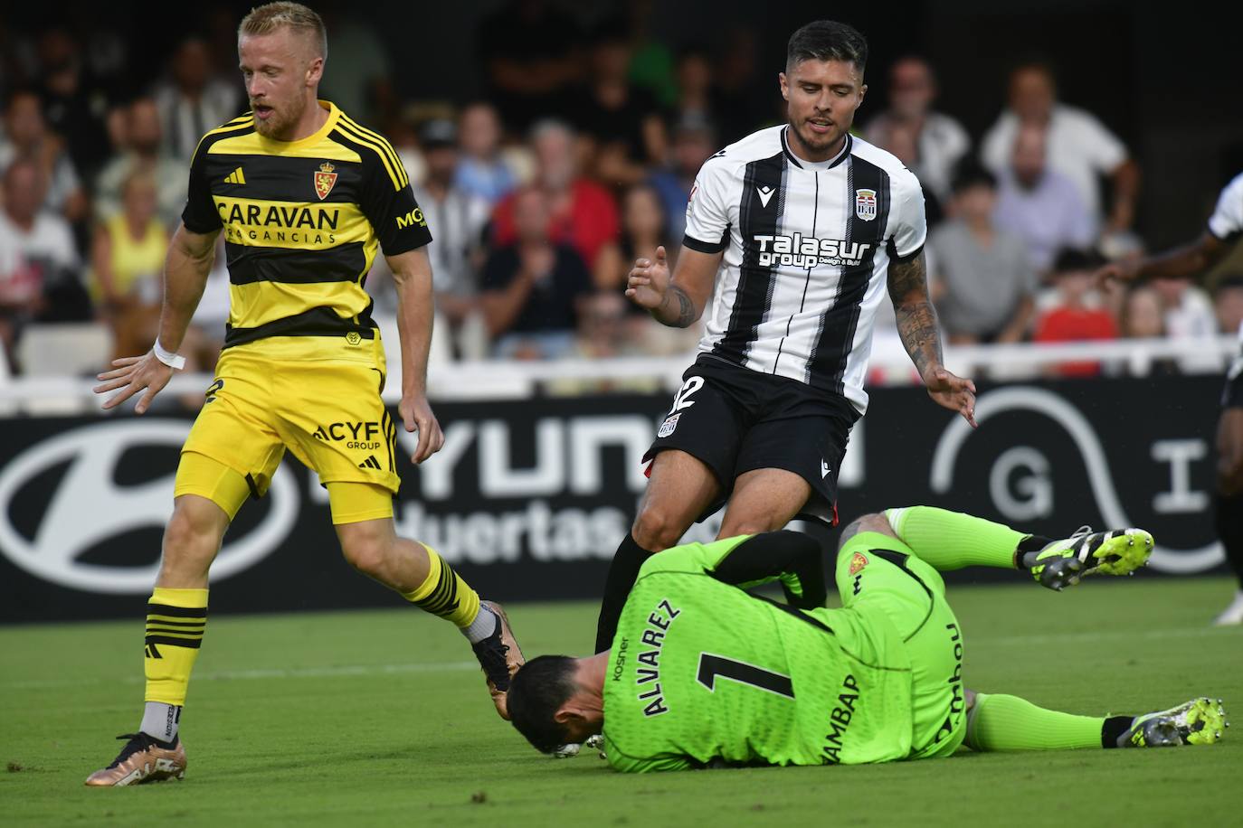 La derrota del Cartagena frente al Real Zaragoza, en imágenes