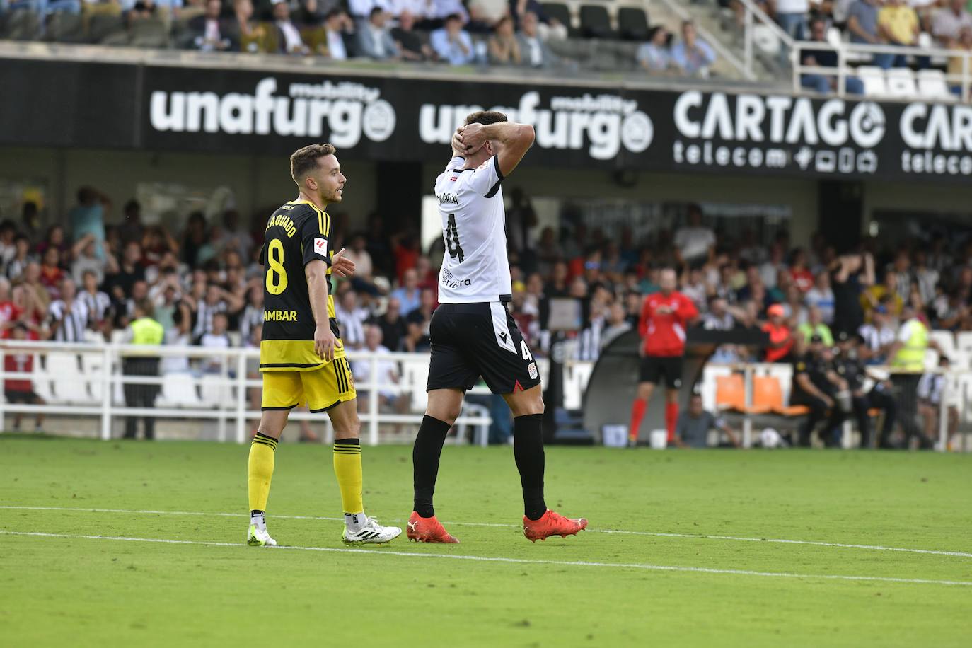 La derrota del Cartagena frente al Real Zaragoza, en imágenes
