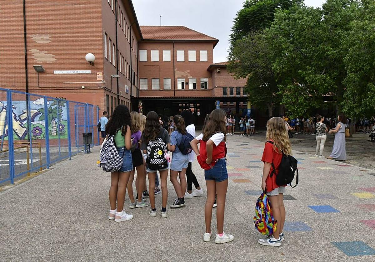 Primer día de clase en el IES Alquilbla de La Alberca.