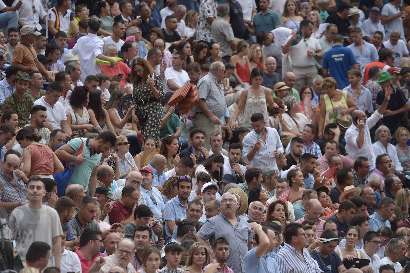 Las imágenes de los asistentes a la corrida de La Romería