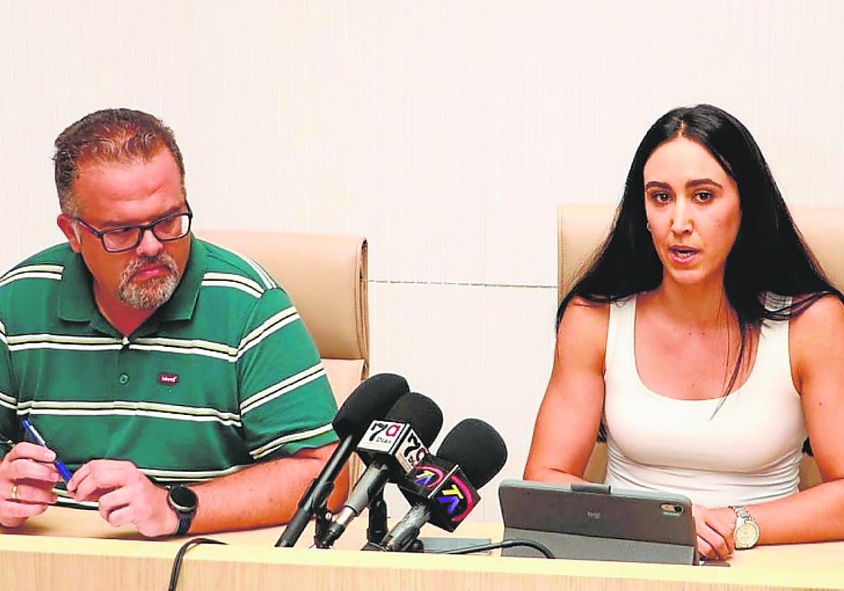 Los concejales Otón y Díaz, ayer, en la rueda de prensa.