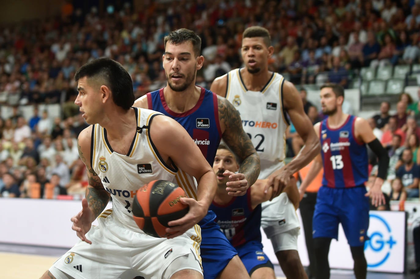 La victoria del Madrid ante el Barcelona en la Supercopa, en imágenes