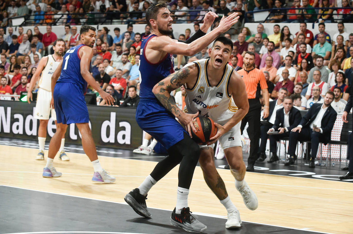 La victoria del Madrid ante el Barcelona en la Supercopa, en imágenes