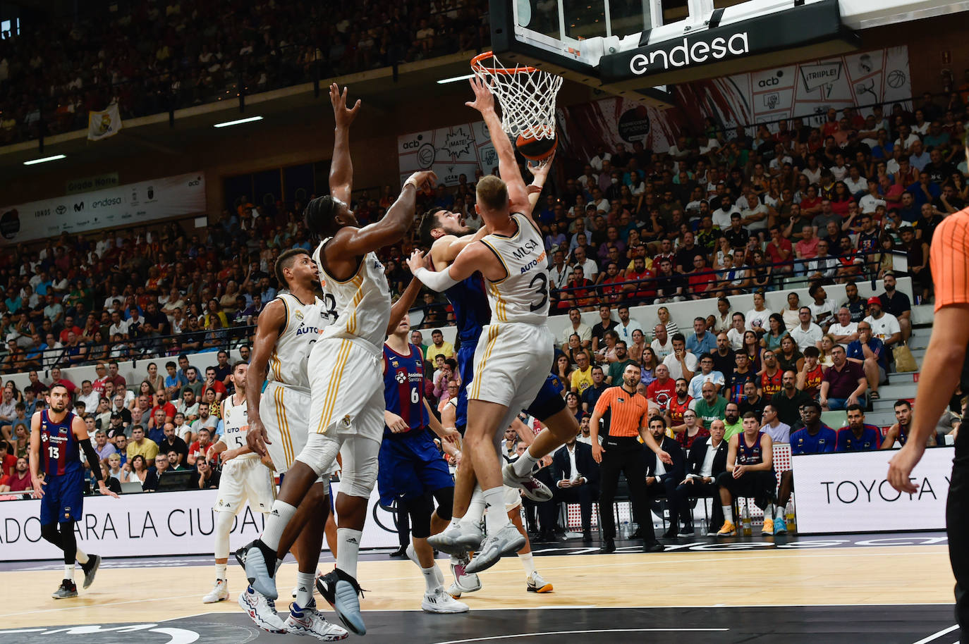 La victoria del Madrid ante el Barcelona en la Supercopa, en imágenes
