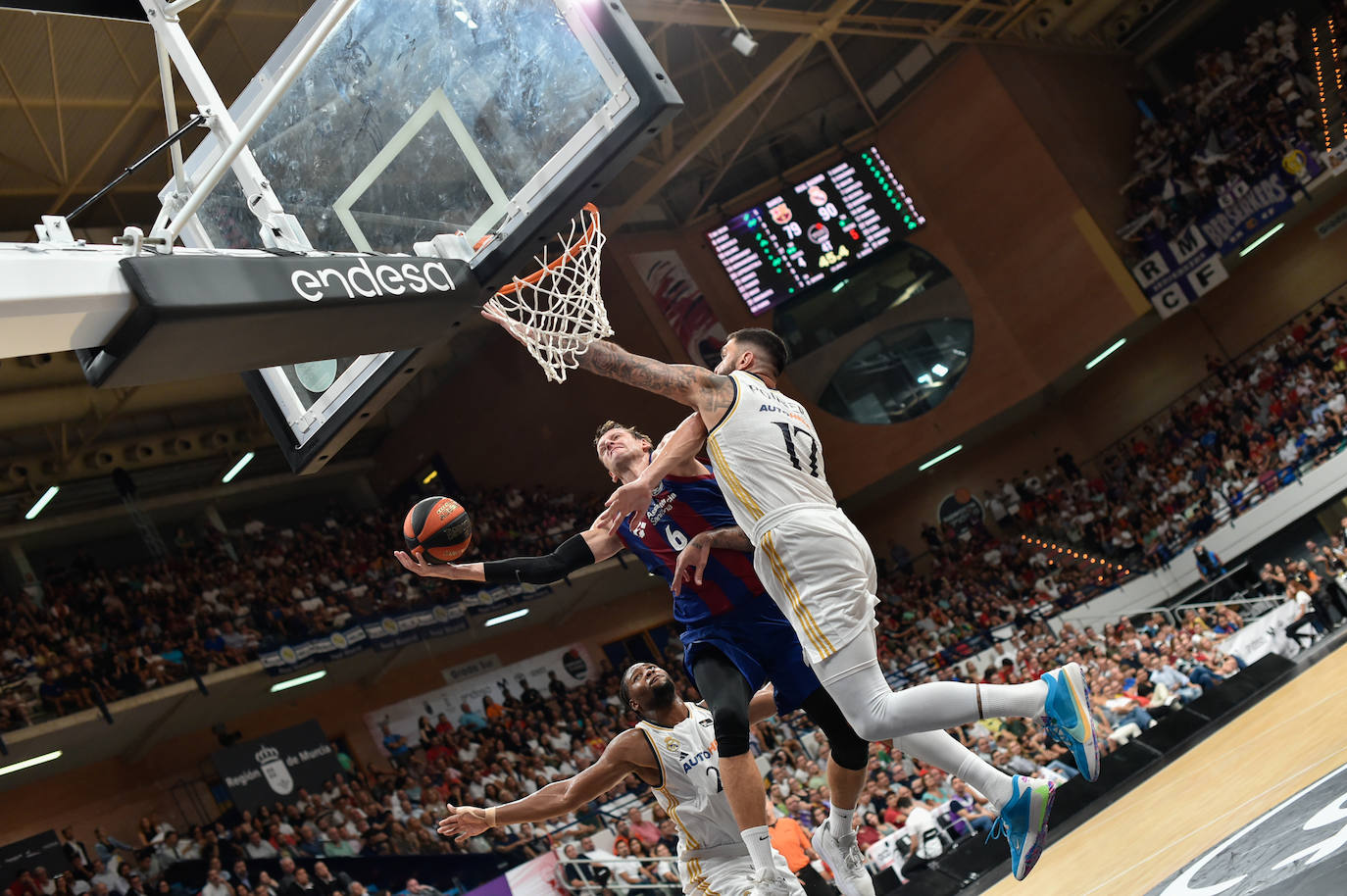 La victoria del Madrid ante el Barcelona en la Supercopa, en imágenes
