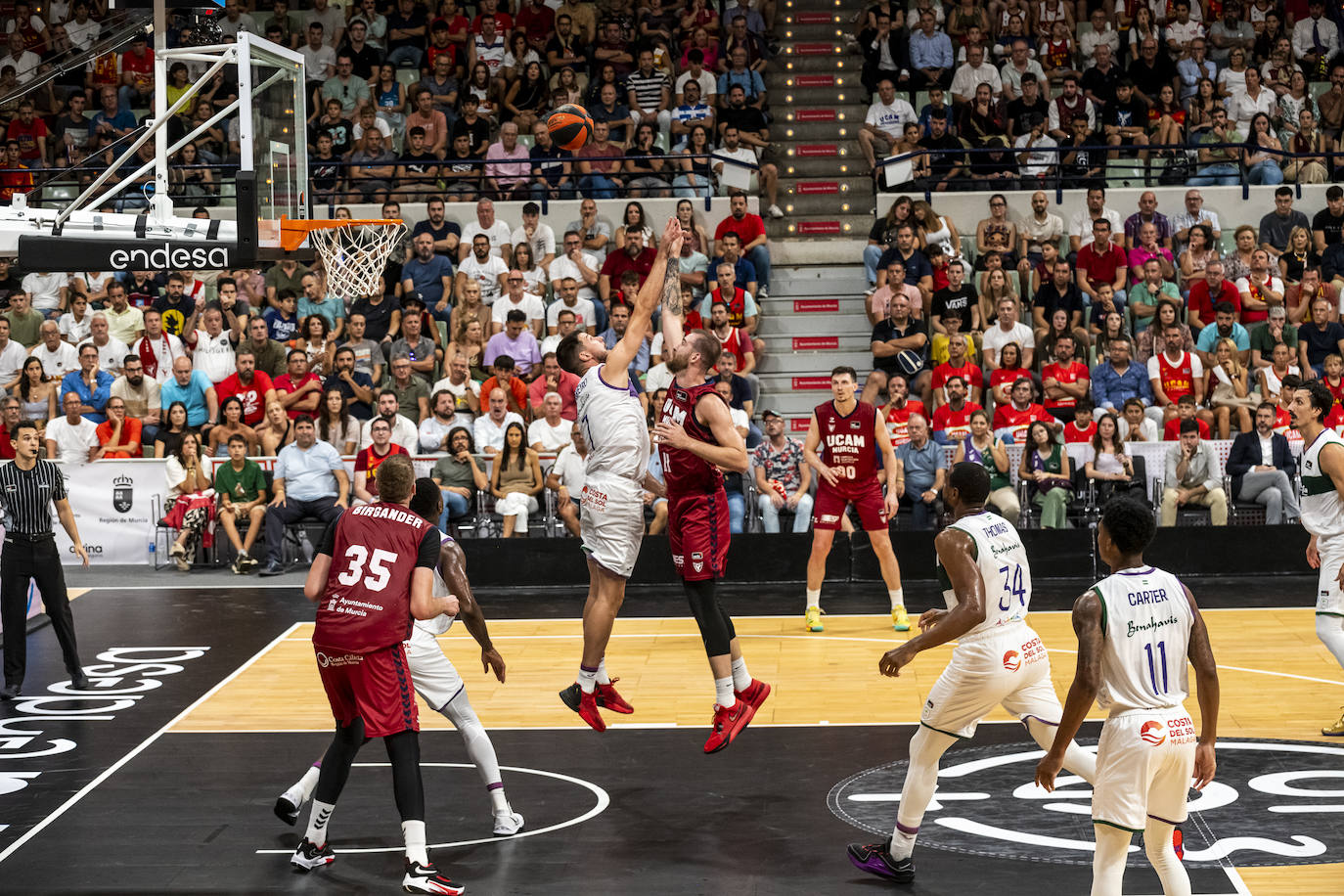 La derrota del UCAM Murcia ante Unicaja en las semifinales de la Supercopa, en imágenes