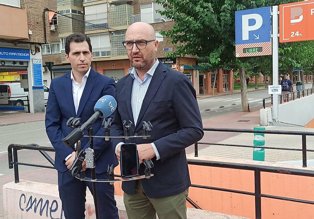 El concejal de Movilidad, José Francisco Muñoz, este martes por la mañana en las inmediaciones del parking Barnés.