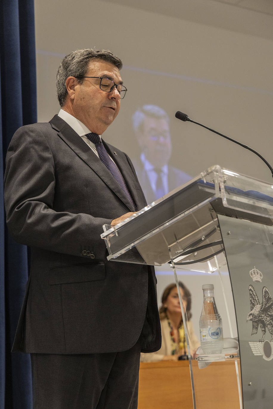 La visita de la ministra Robles a la inauguración del curso académico de la AGA, en imágenes