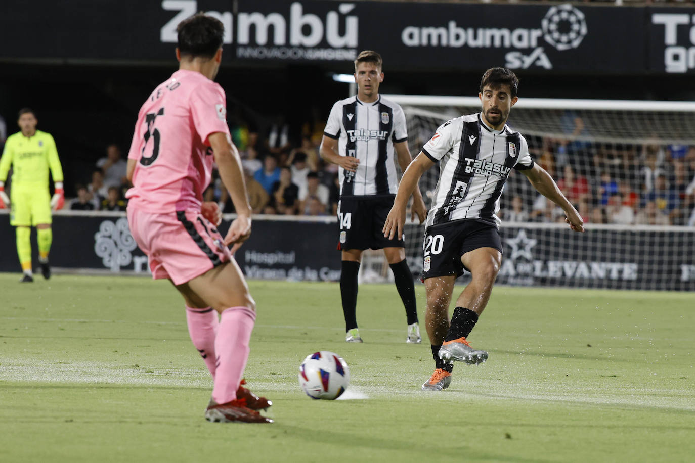El partido del Cartagena frente al Eibar, en imágenes