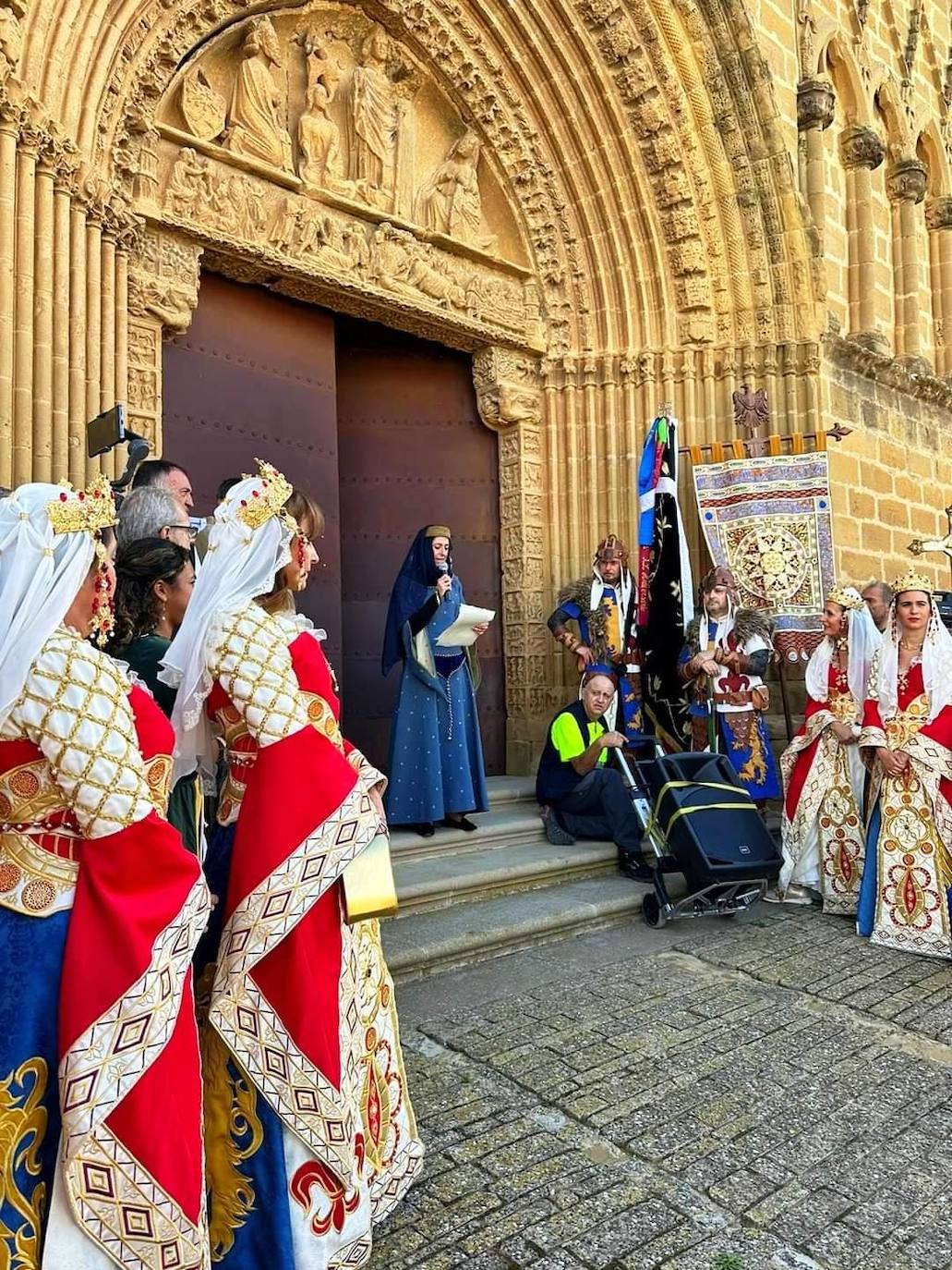 Caballeros y Damas de Navarra brillan en las Fiestas Medievales de Artajona