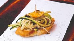 Tritón: tallarines de calabacín