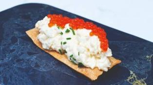 Brigada: tosta de ensaladilla de merluza