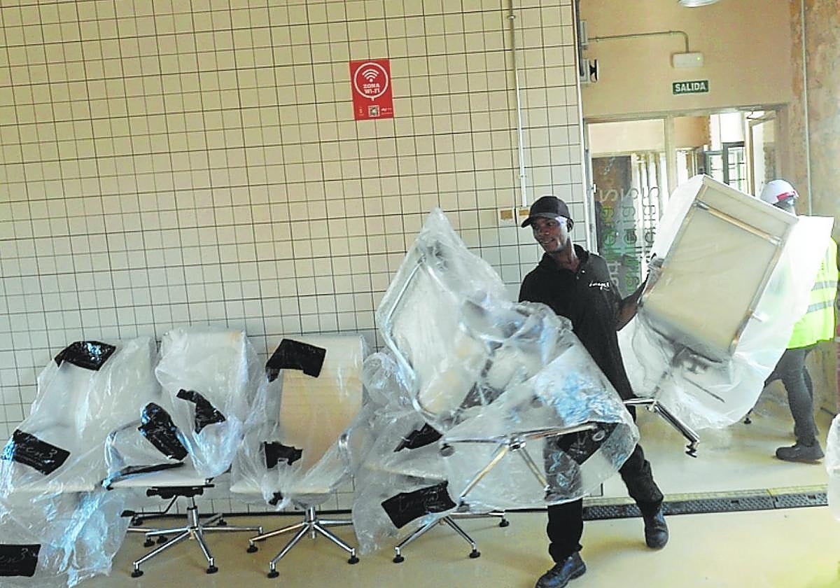 Preparativos para la cumbre en el Cuartel de Artillería.