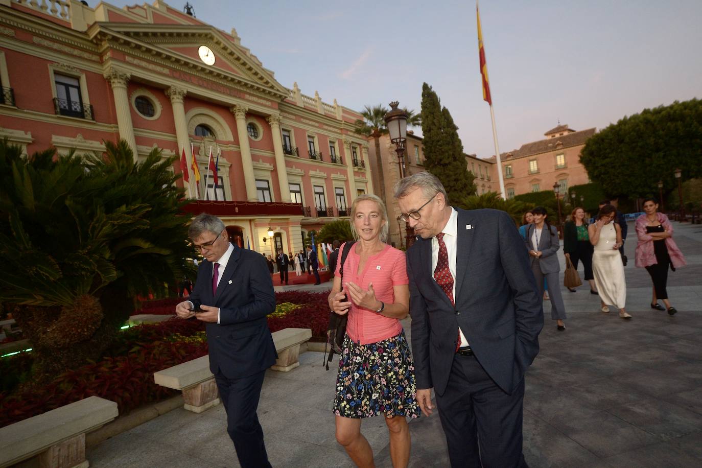 Las imágenes de la llegada de la comitiva de los países miembros de la UE a Murcia