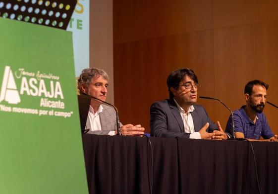 La inauguración de la jornada corrió a cargo del presidente de Asaja, José Vicente Andreu, y el alcalde de Orihuela, Pepe Vegara.