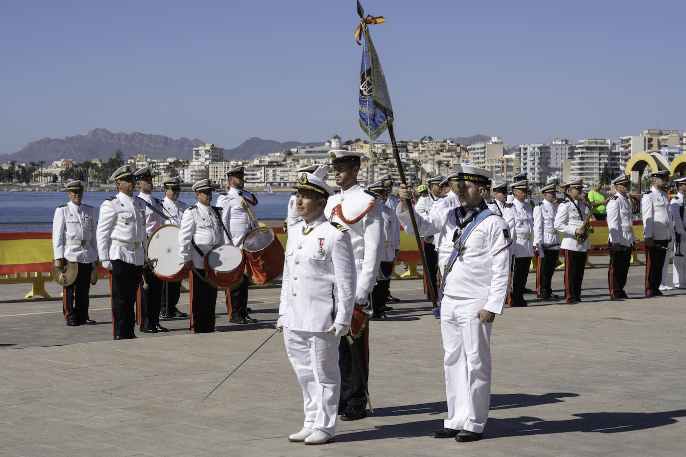 Las imágenes de la jura de bandera para civiles en Águilas