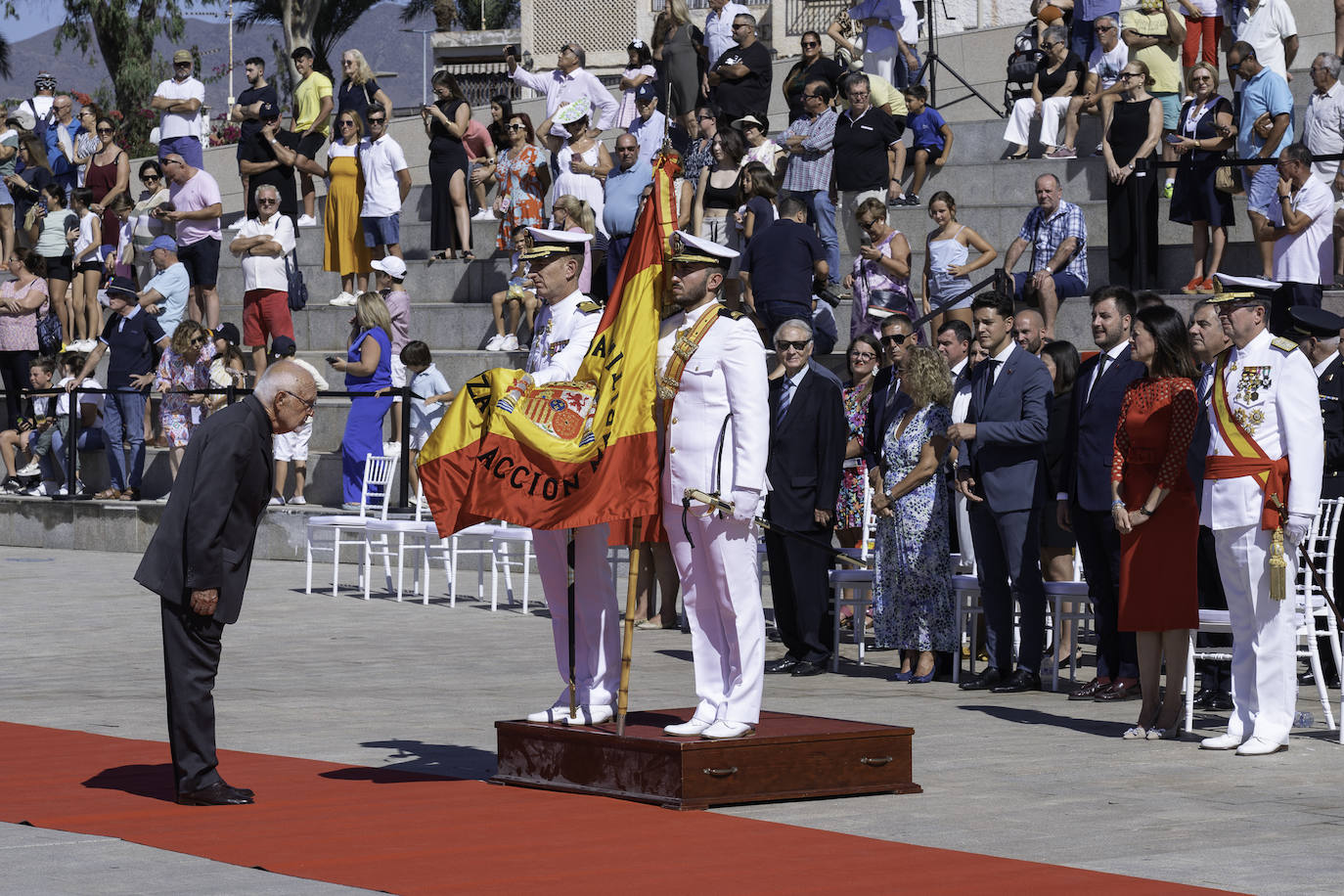 Las imágenes de la jura de bandera para civiles en Águilas