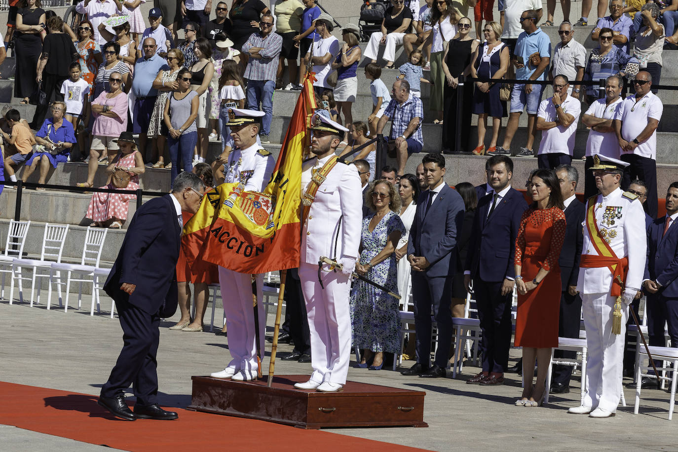 Las imágenes de la jura de bandera para civiles en Águilas