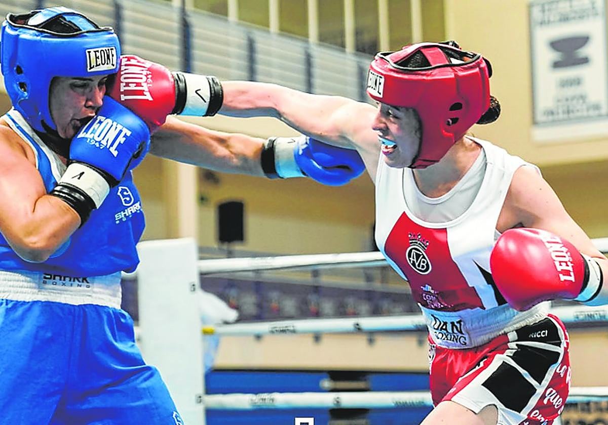 Dos boxeadoras,durante un combatedel pasado Nacional de Clubes.