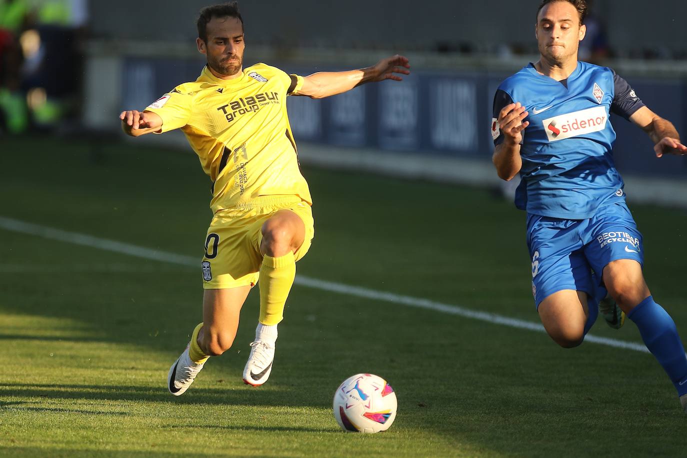 El empate del Cartagena frente al Amorebieta, en imágenes