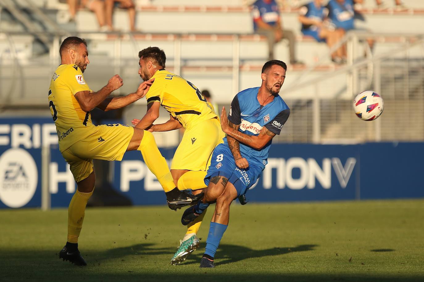 El empate del Cartagena frente al Amorebieta, en imágenes