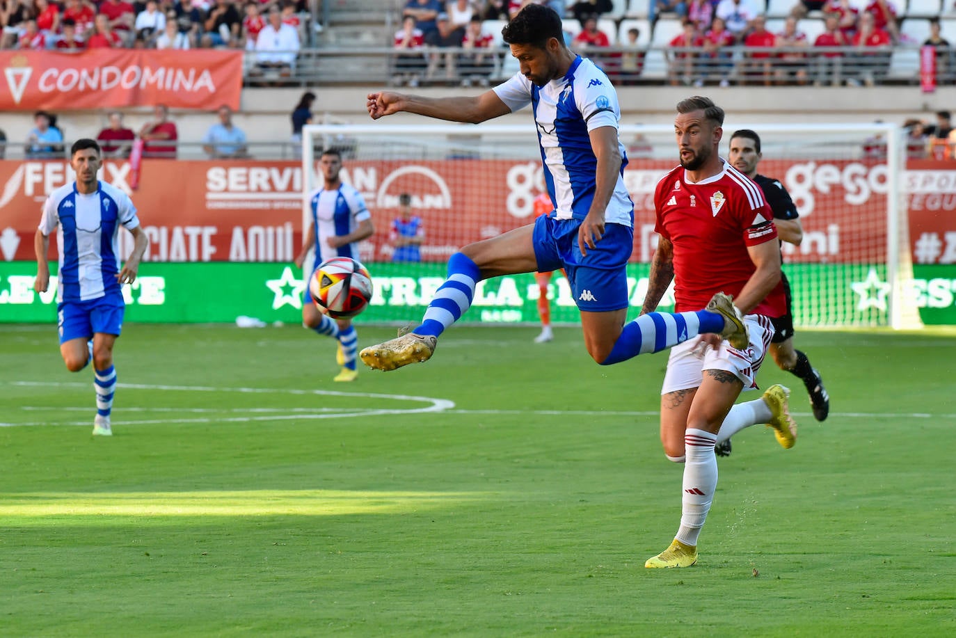 El empate del Real Murcia frente al Alcoyano, en imágenes