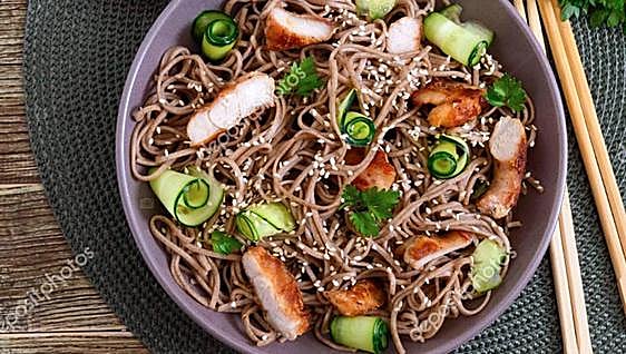 Wok de fideos chinos