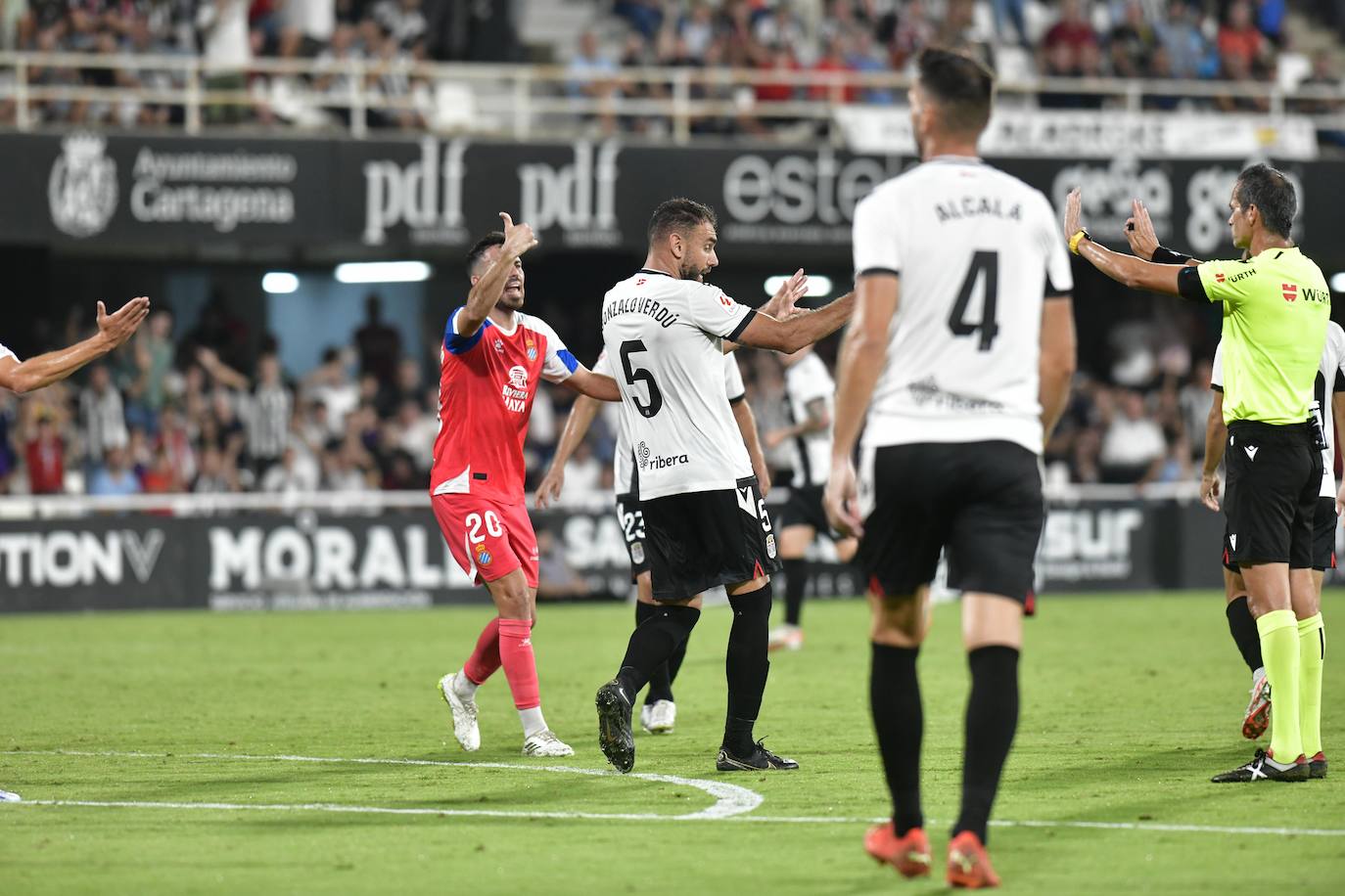 La derrota del Cartagena frente al Espanyol, en imágenes
