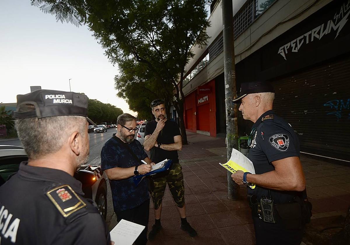 La Policía Local de Murcia precinta la sala Spectrum en Mariano Rojas
