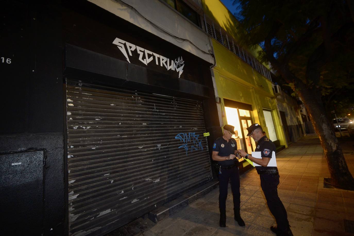 La Policía Local de Murcia precinta la sala Spectrum en Mariano Rojas