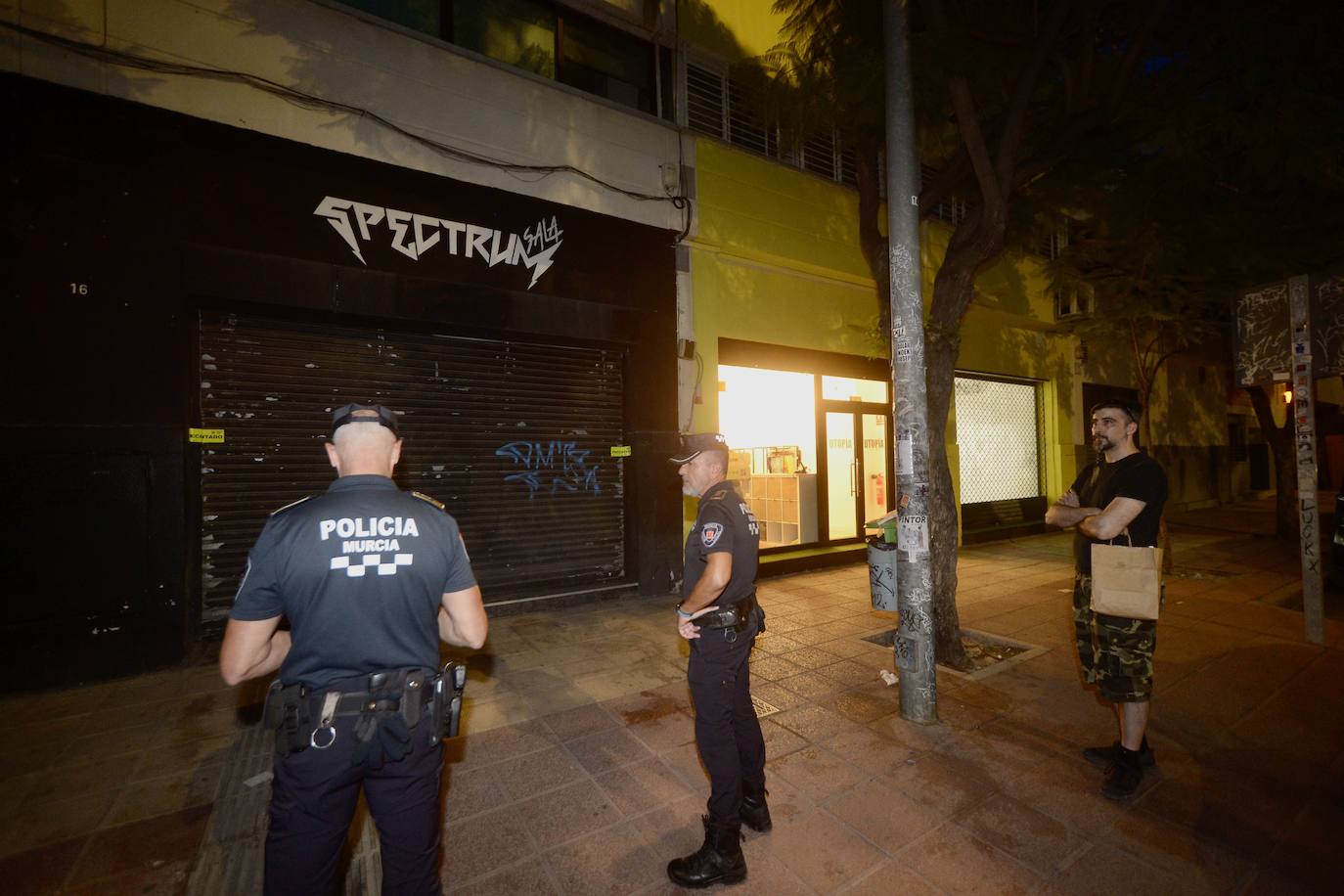 La Policía Local de Murcia precinta la sala Spectrum en Mariano Rojas