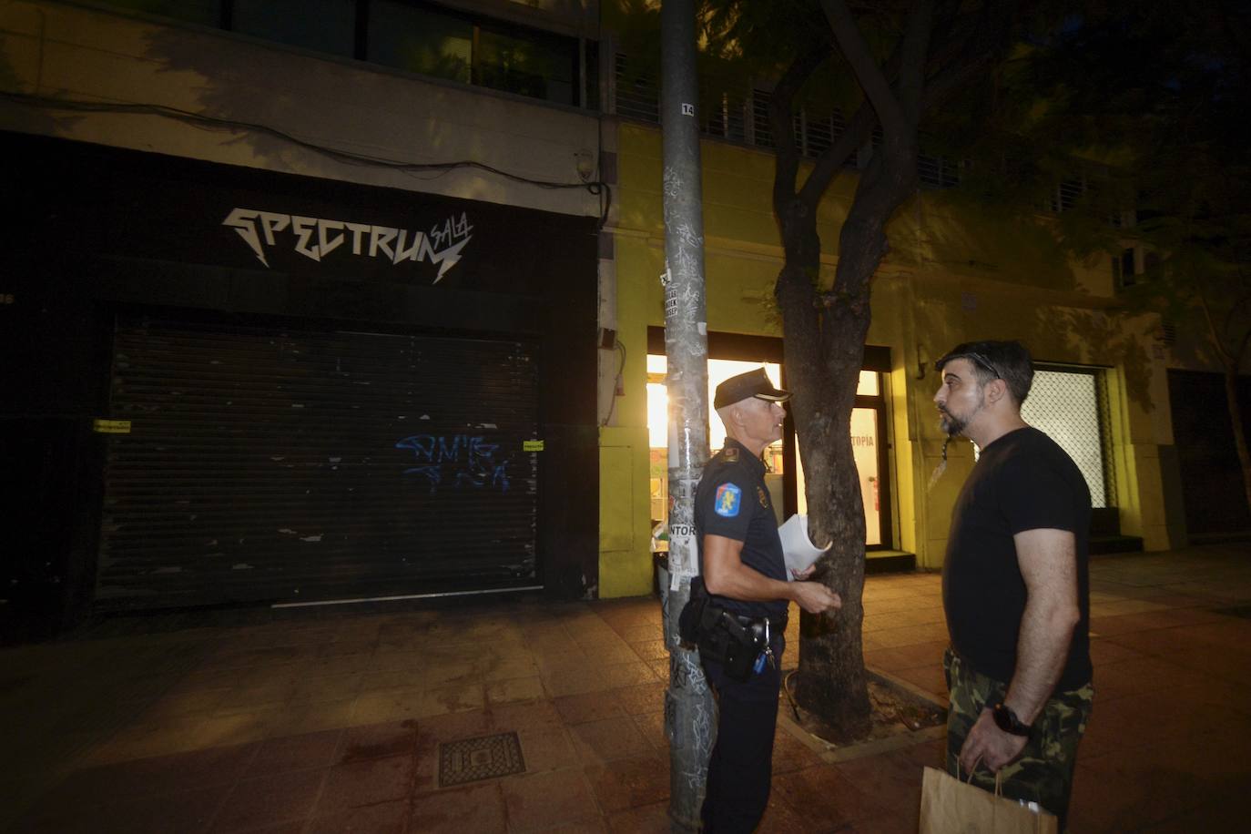 La Policía Local de Murcia precinta la sala Spectrum en Mariano Rojas