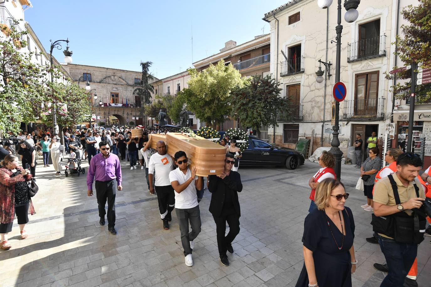 El funeral en Caravaca de cuatro de las víctimas de la tragedia en Las Atalayas, en imágenes