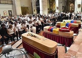 Funeral de cuatro de las víctimas de la tragedia en Las Atalayas, este viernes, en Caravaca.