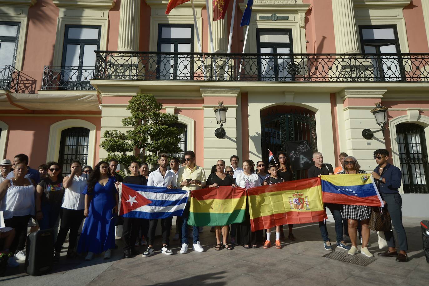 Las muestras de solidaridad y condolencia no cesan tras la tragedia de Las Atalayas