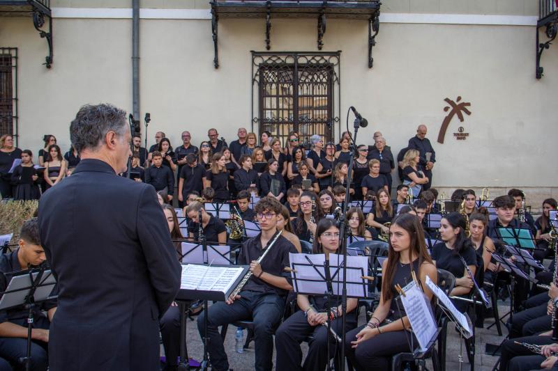 Las imágenes del día de la Comunidad Valenciana en Orihuela