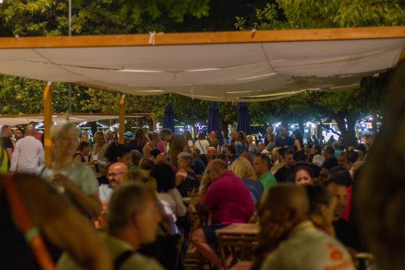 El &#039;Food Street Market&#039; de Torrevieja abre sus puertas en el parque de las Naciones