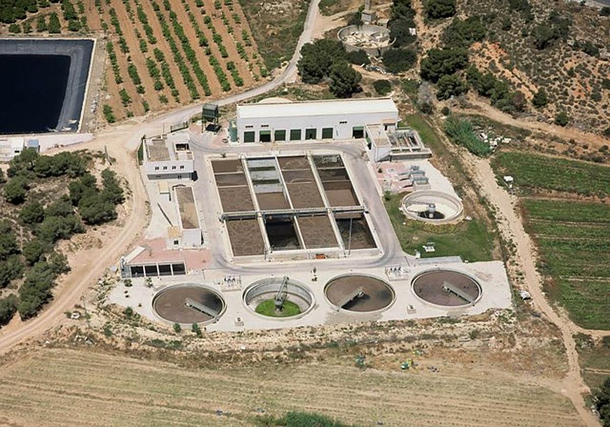 La depuradora de Orihuela Costa, en una imagen de archivo.