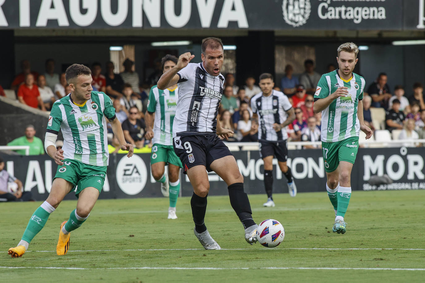 La derrota del Cartagena frente al Racing, en imágenes